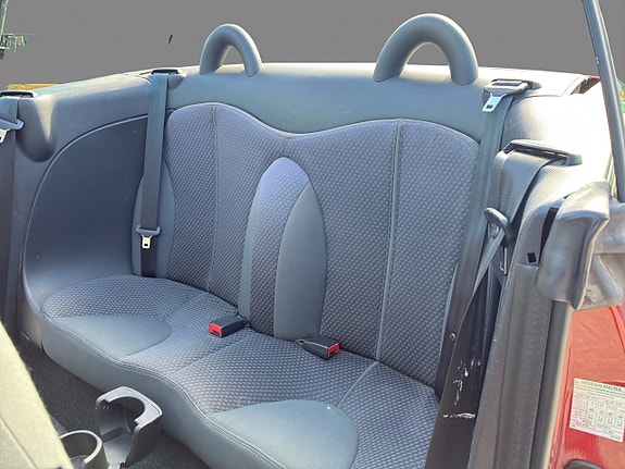 Nissan Micra C+C 16 of 18