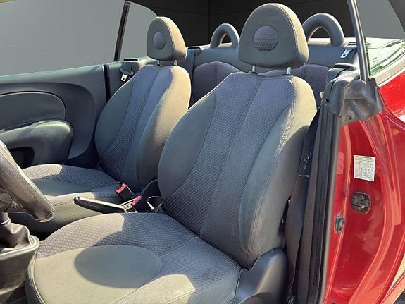 Nissan Micra C+C 15 of 18