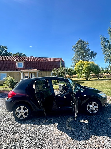 Toyota Auris 3 of 8
