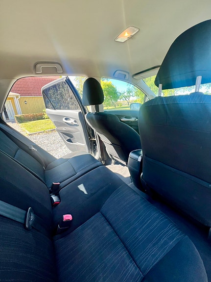 Toyota Auris 5 of 8