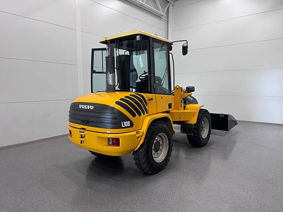 Volvo L30B 2 of 6