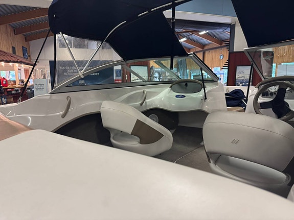 Four Winns 180 Horizon Volvo Penta 3,0 GL - 2007 6 of 9