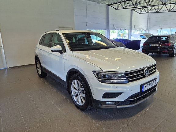 Volkswagen Tiguan 4 of 6