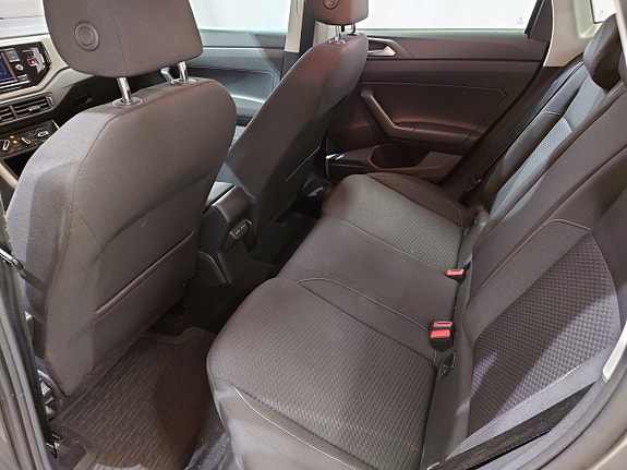 Volkswagen Polo 10 of 13