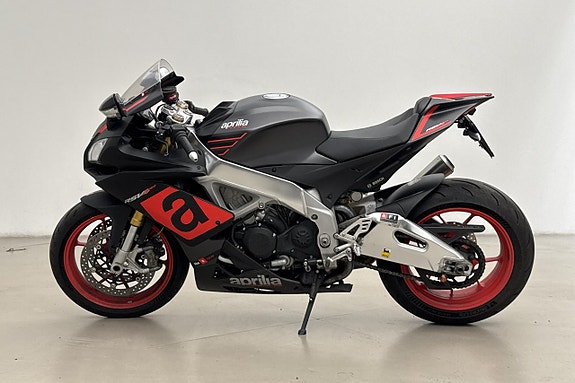 aprilia RSV4 1000RR Motorcykel 3 of 13