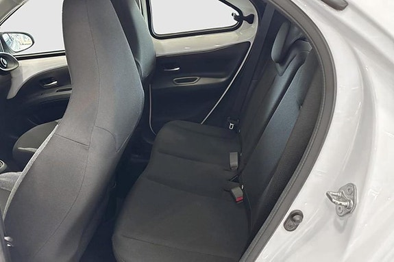 Toyota Aygo X 9 of 12