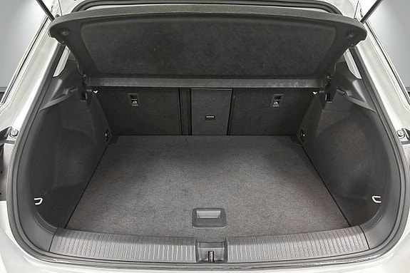 Volkswagen T-Roc 17 of 21