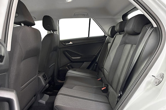 Volkswagen T-Roc 16 of 21