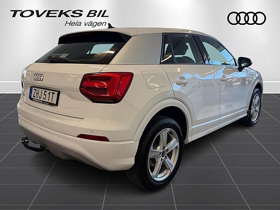 Audi Q2 2 of 12