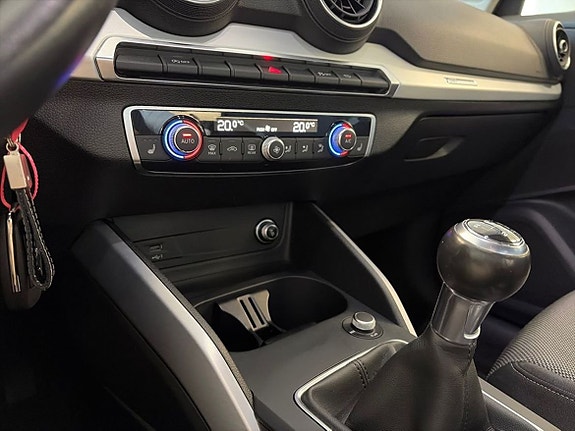 Audi Q2 8 of 12
