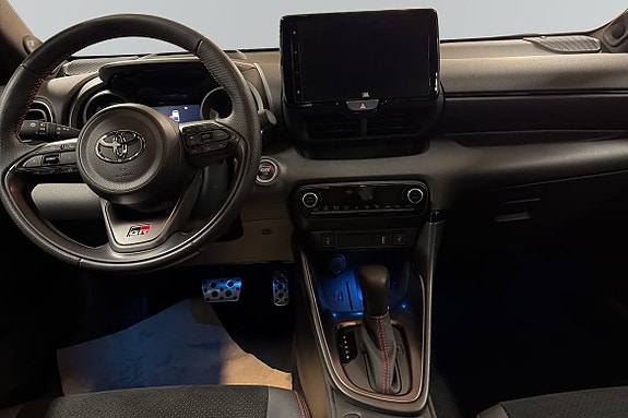 Toyota Yaris 8 of 9