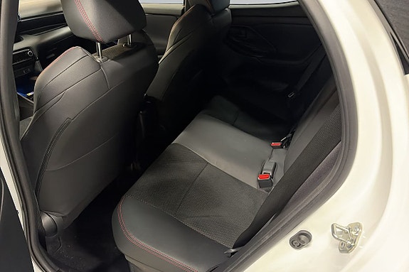Toyota Yaris 7 of 9