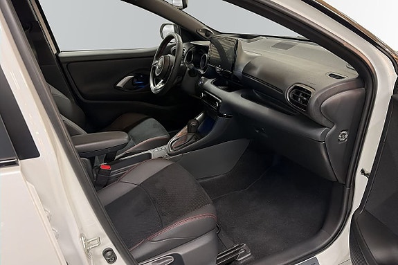 Toyota Yaris 6 of 9