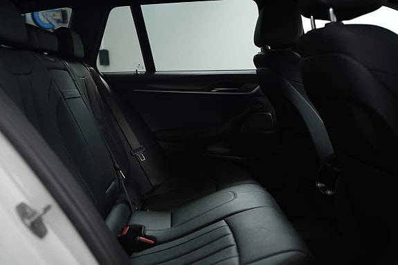 BMW 530e 15 of 23