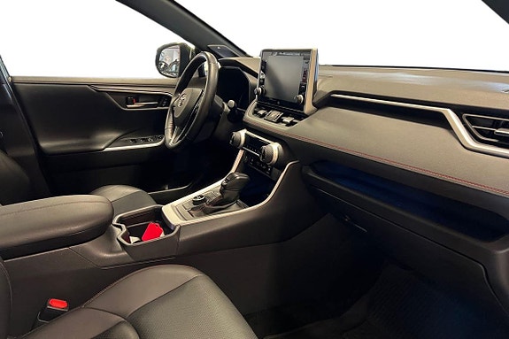 Toyota RAV4 7 of 21