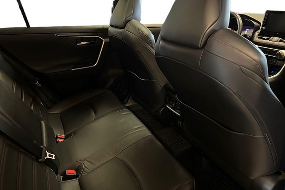 Toyota RAV4 9 of 21