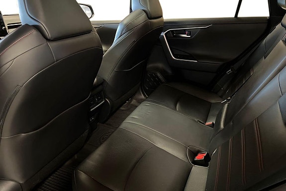 Toyota RAV4 13 of 21