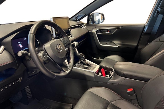 Toyota RAV4 14 of 21