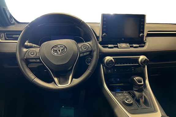 Toyota RAV4 10 of 21