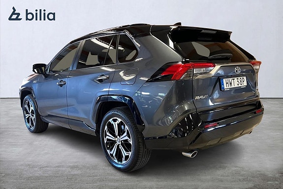 Toyota RAV4 2 of 21