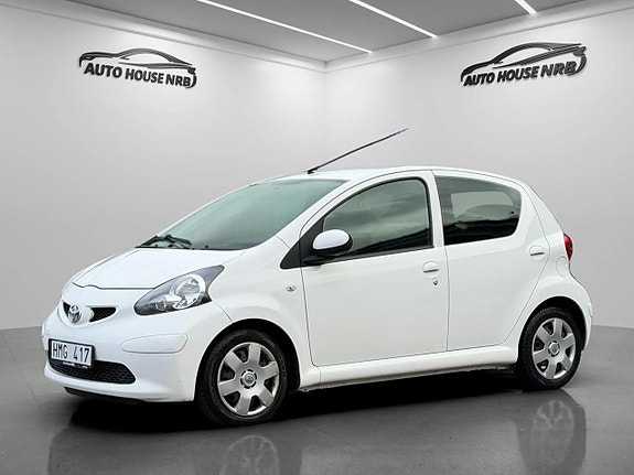 Toyota Aygo 2 of 23