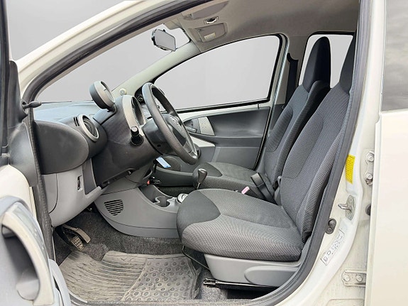 Toyota Aygo 13 of 23