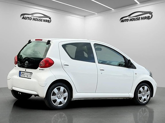 Toyota Aygo 11 of 23