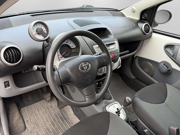 Toyota Aygo 14 of 23