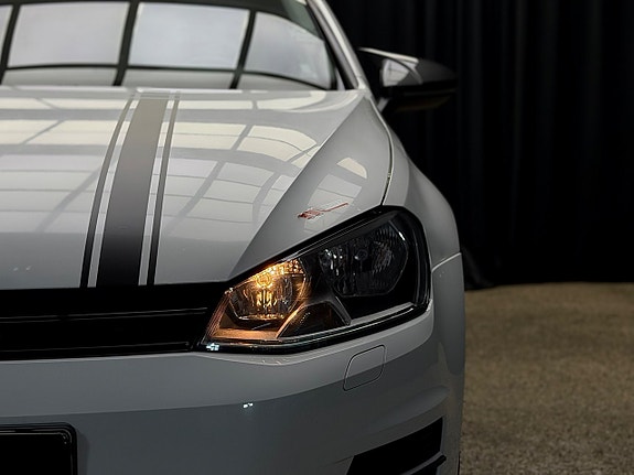 Volkswagen Golf VII 5 of 27