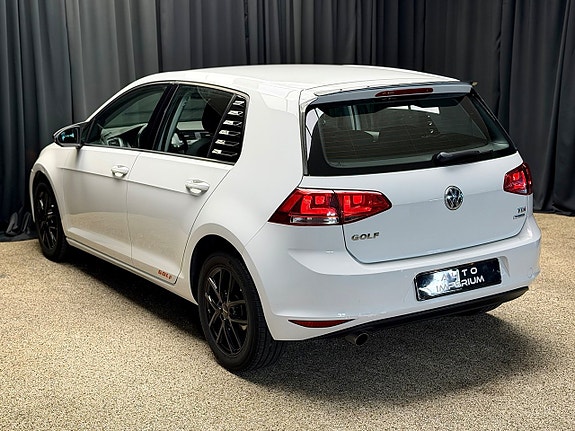 Volkswagen Golf VII 10 of 27