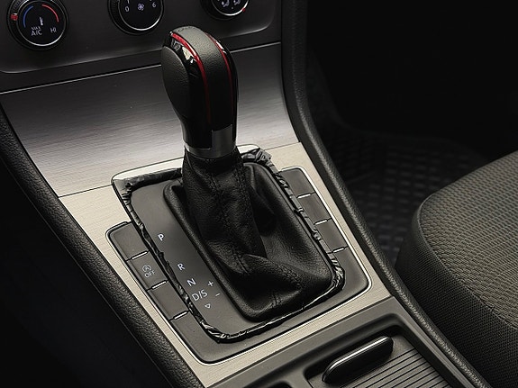 Volkswagen Golf VII 26 of 27