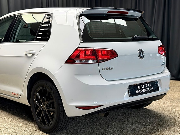 Volkswagen Golf VII 13 of 27