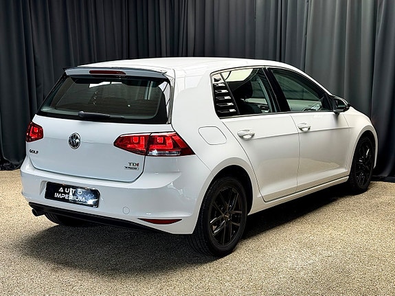 Volkswagen Golf VII 12 of 27
