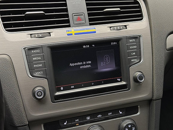Volkswagen Golf VII 24 of 27