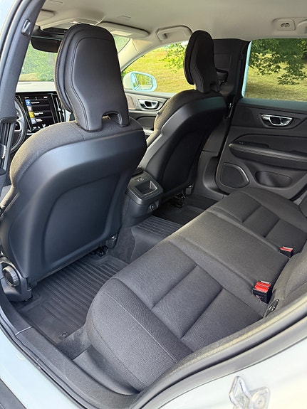 Volvo V60 Cross Country 4 of 5