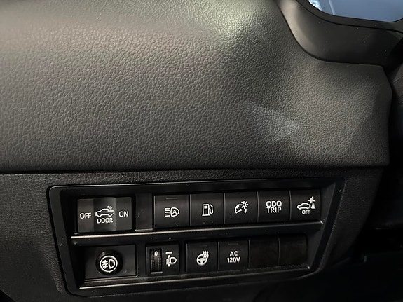 Toyota Tundra 13 of 15