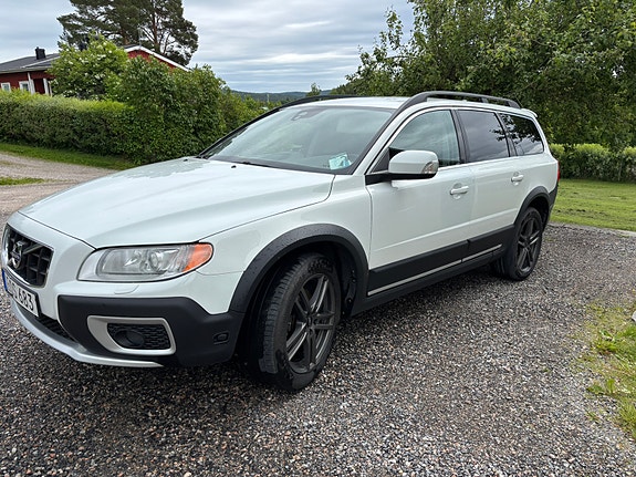 Volvo XC70 3 of 5