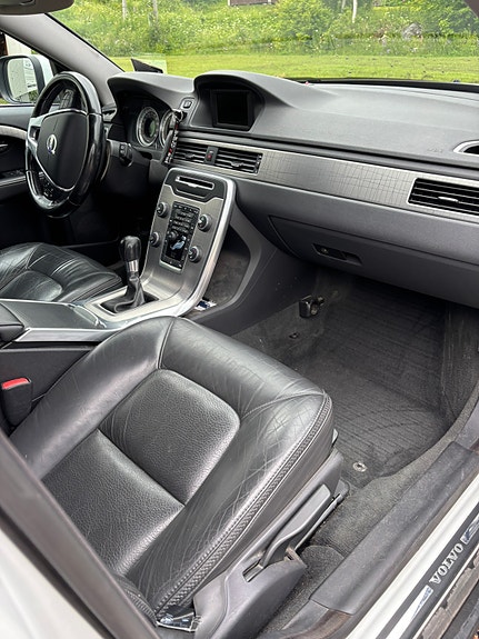 Volvo XC70 4 of 5