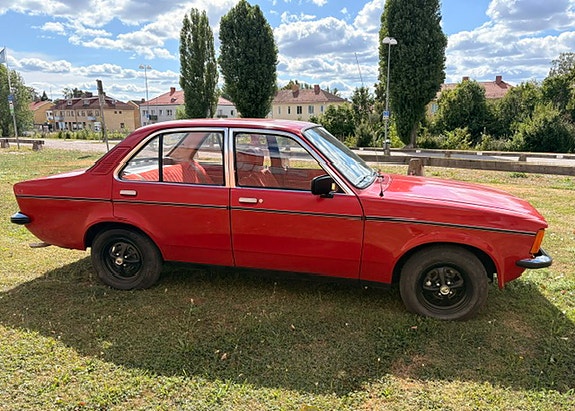 Opel Kadett 2 of 10