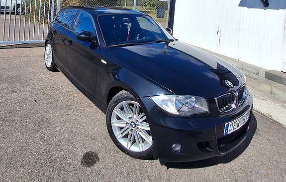 BMW 120i 2 of 9