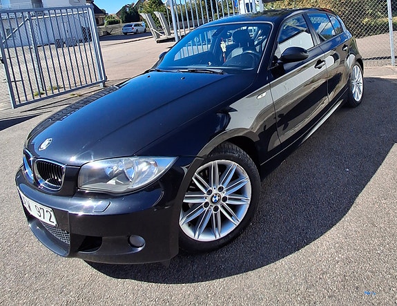 BMW 120i 3 of 9
