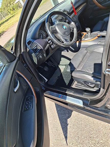 BMW 120i 5 of 9