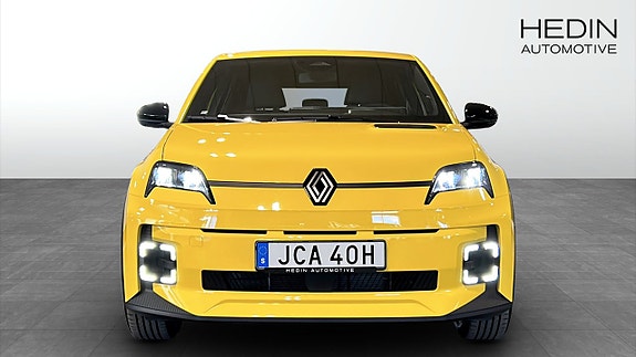 Renault 5 E-Tech 8 of 9