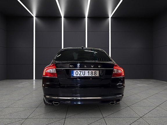 Volvo S80 4 of 30