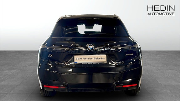 BMW iX 7 of 9