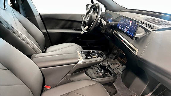 BMW iX 3 of 9