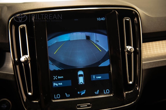Volvo XC40 12 of 15