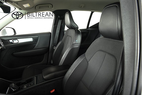 Volvo XC40 7 of 15