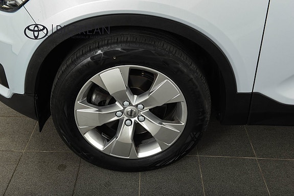 Volvo XC40 15 of 15