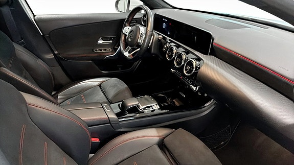 Mercedes-Benz A180 3 of 9